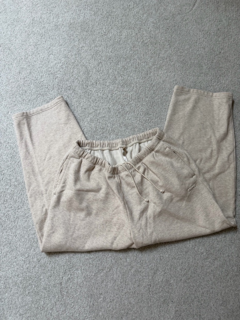 SKIMS oatmeal straight leg sweats- size XL